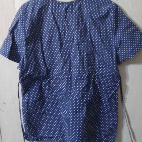 Women scrub tops - Picture 4 of 16